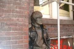 57-John-s-statue-above-the-Cavern-Pub